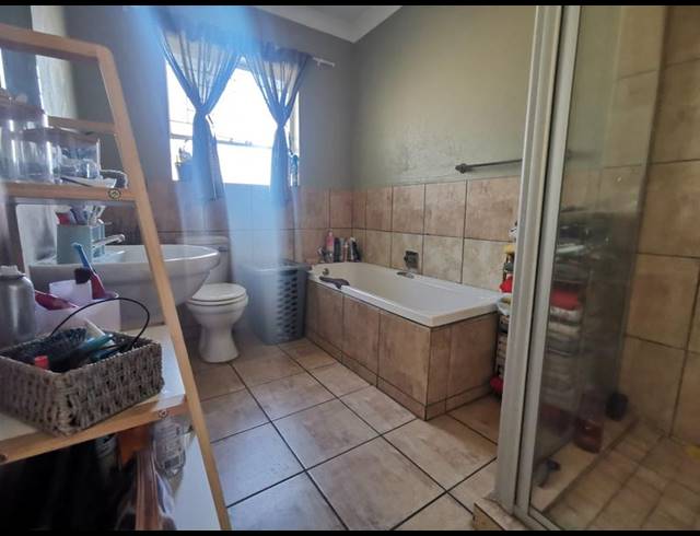 3 BEDROOM PROPERTY TO RENT IN STRUBENVALE